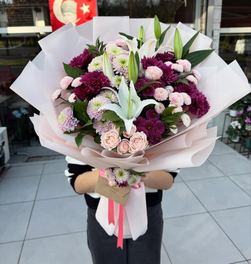 Kasımpatı ve lilyum buketi