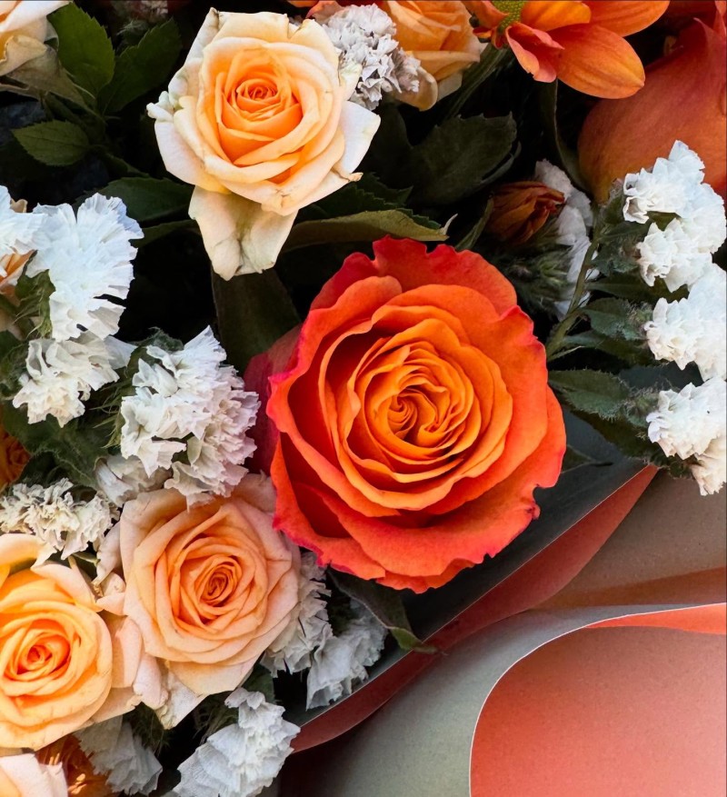 Turuncu Güller Ve Kasımpatı Buketi