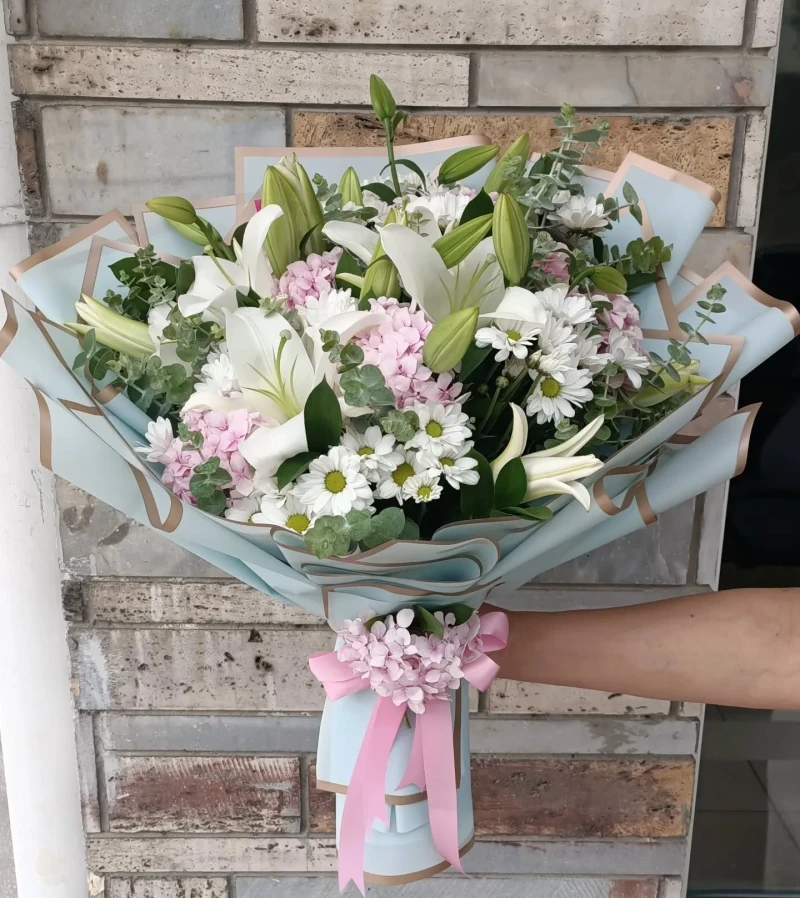 Beyaz Lilyum & Papatya Buketi