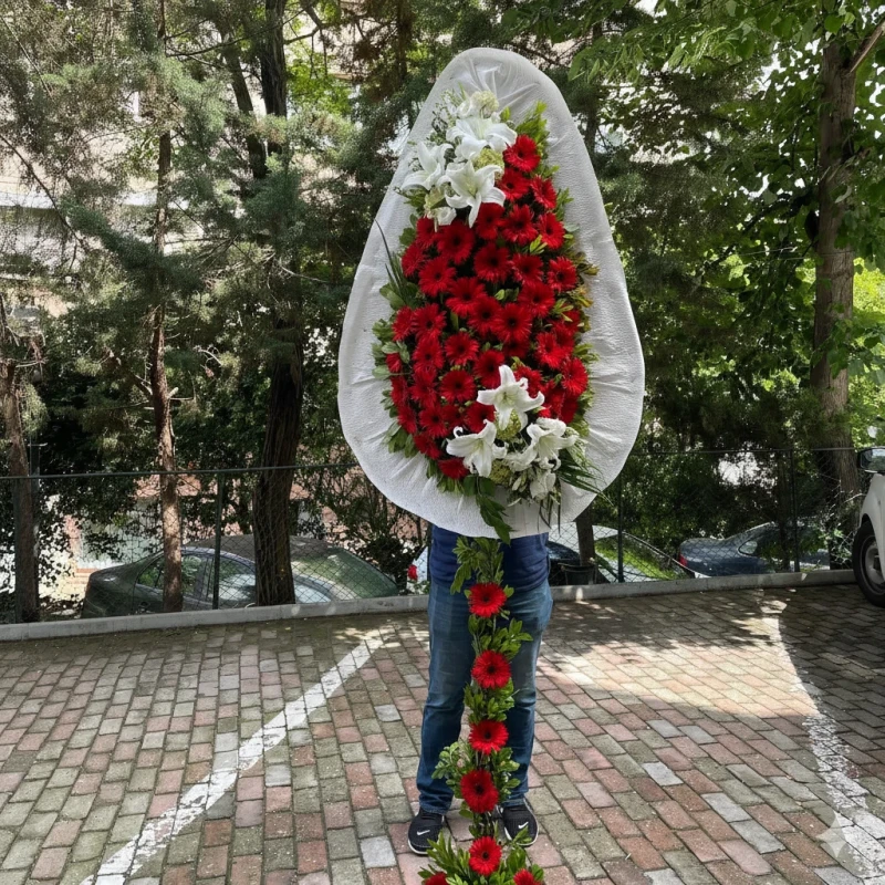 Beyaz Gerbera ve Kırmızı Antoryum Çelenk